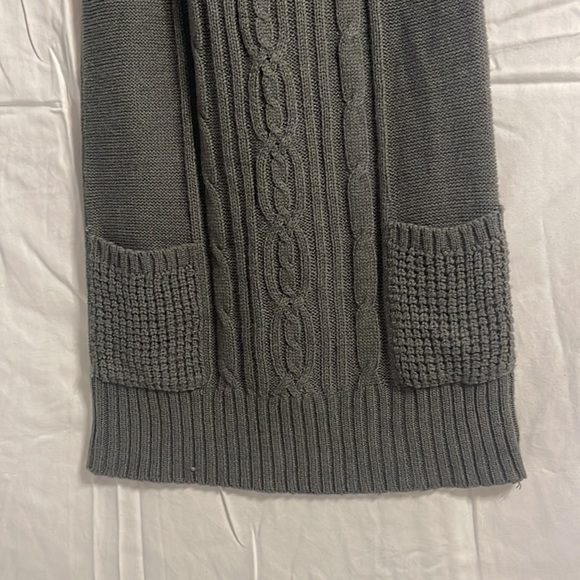 Small grey short sleeve knit sweater dress - Picture 3 of 5